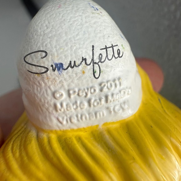 Smurf Smurfette Toy Figure 2011 Peyo Made for McDonalds‎ Red Flower White Dress - Picture 6 of 8